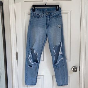 High rise mom SO size 3 Ripped Jeans